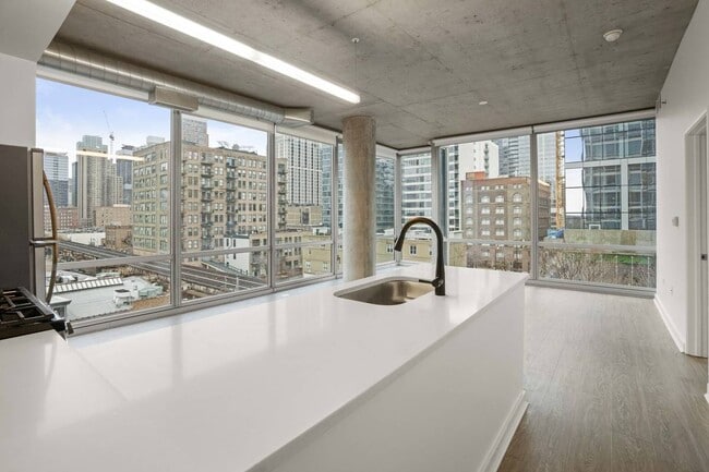 Photo - 1465 S State St