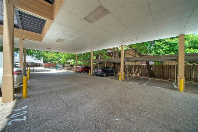 Photo - 711 W 21st St