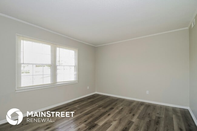 Photo - 308 Cheltenham Dr