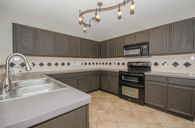 2152 Royal Acres Trail