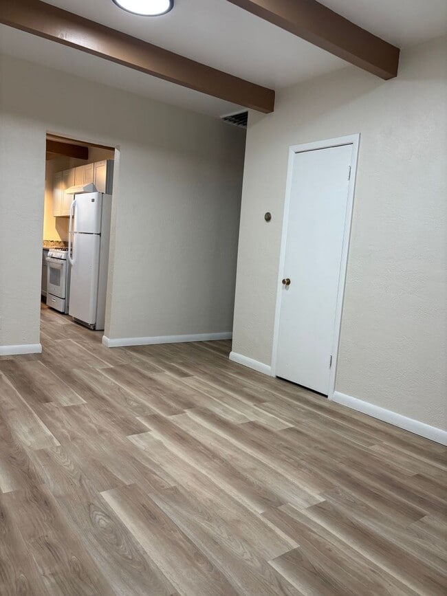Photo - quiet triplex Near UNM's medical/law campus Unit A