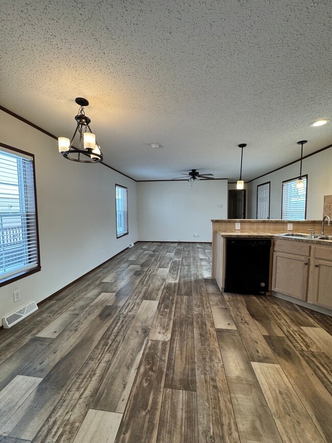 Photo - 2372 Maple Dr