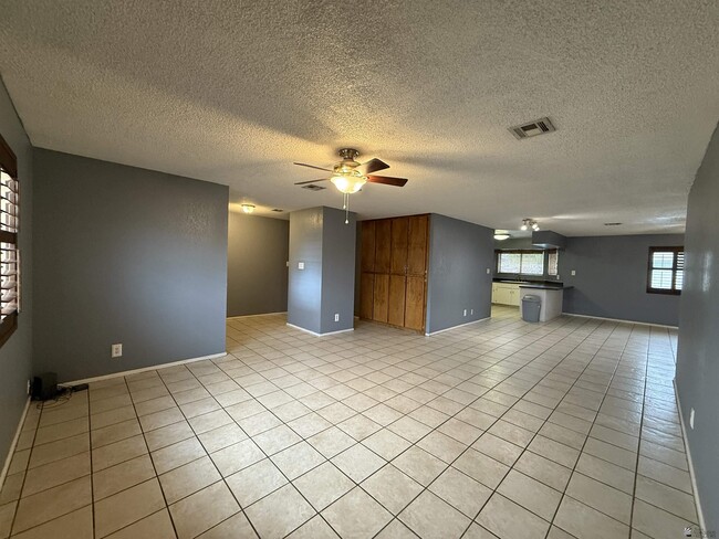 Photo - 1356 S 41st Ave