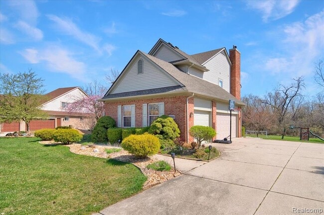 Photo - 2565 River Woods Dr N