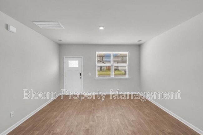 Photo - 803 Lilyford Ln