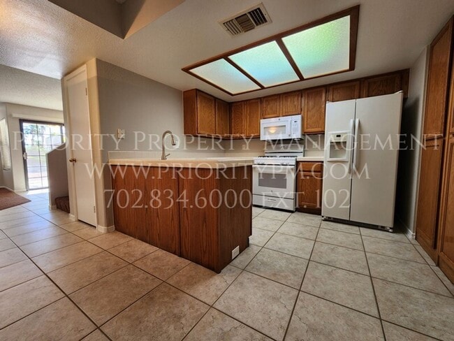 2052 Waverly Cir