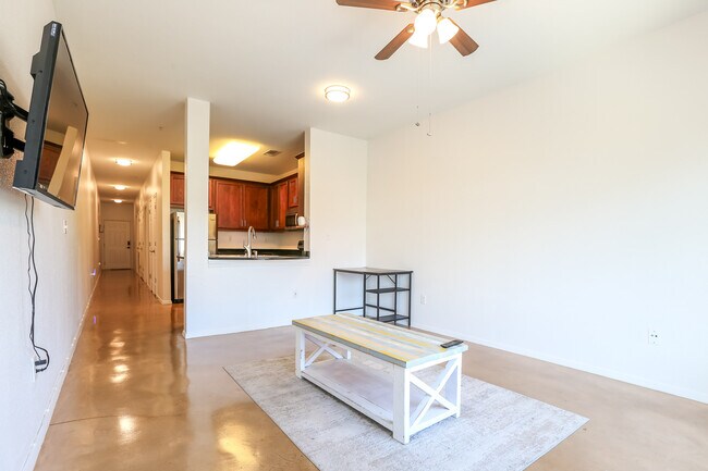 Photo - 910 W 25th St Unit 509