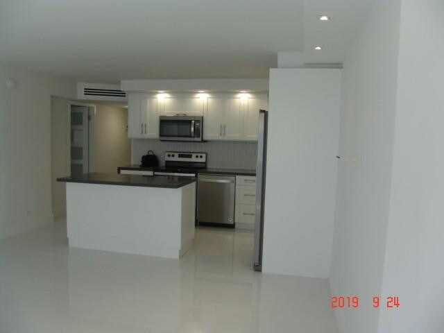 Photo - 6039 Collins Ave Unidad 1222