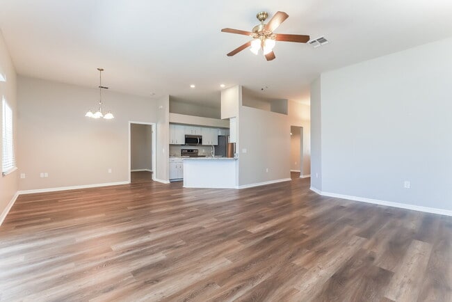 7607 Canterbury Cir