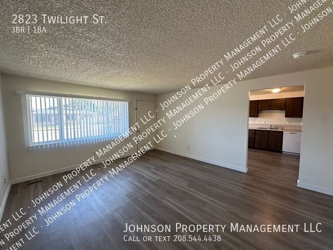 Photo - 2823 Twilight St
