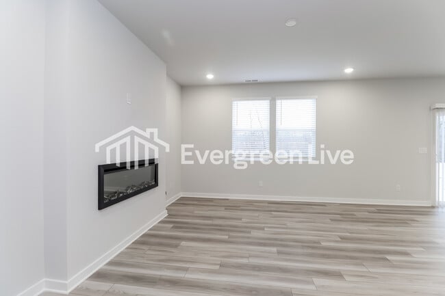 Photo - 2425 Appalachian Trl Dr