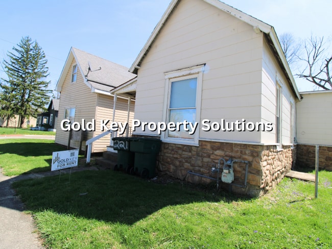 Photo - MUNCIE Cozy 2 BR 1 BA House with Main-Level Laundry (NO SECTION 8)