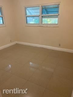 Photo - 3 br, 2 bath House - 4617 SW 24th Ave