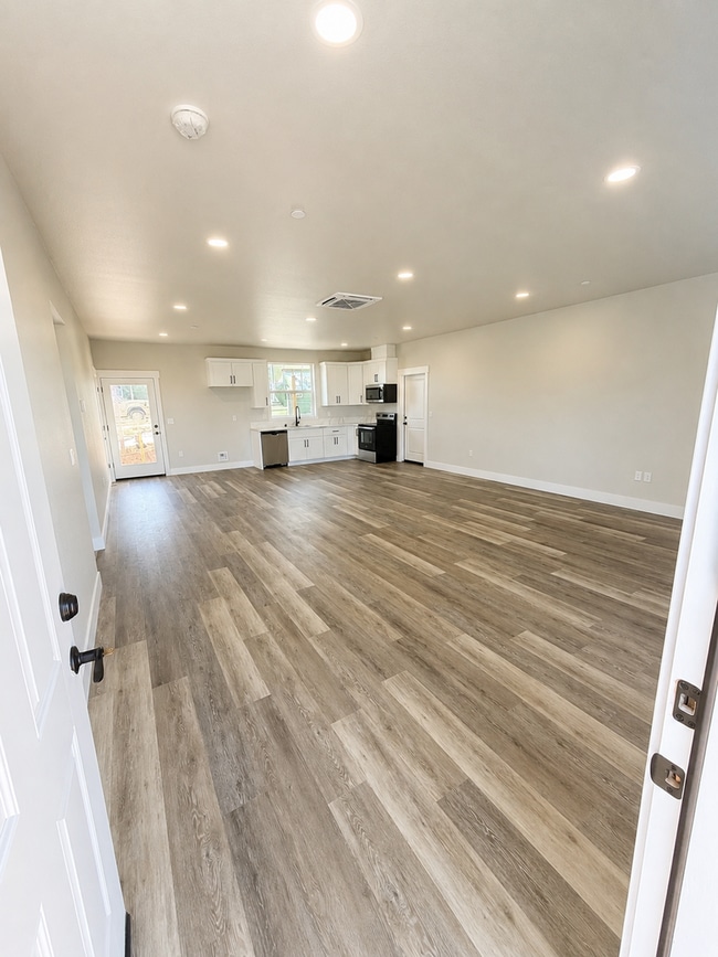 Photo - 5581-5581 Linrich Ln
