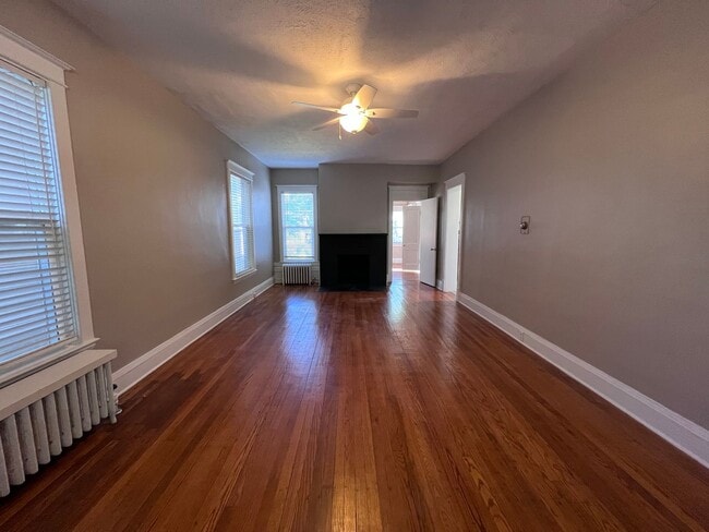Photo - 641 Parkwood St NE Unit 641 Parkwood St NE - 2