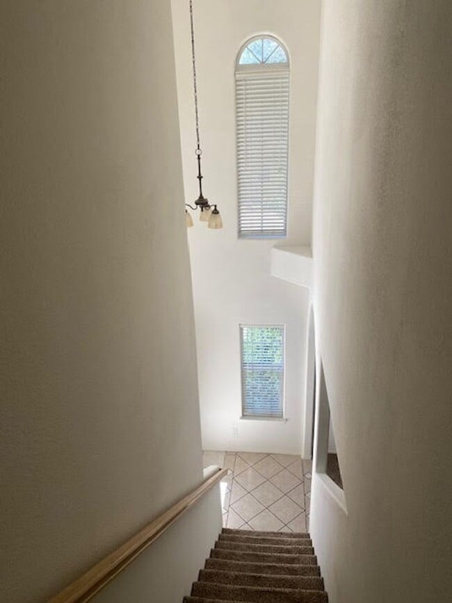 Photo - Spacious Two Story Home in the NE Heights ...