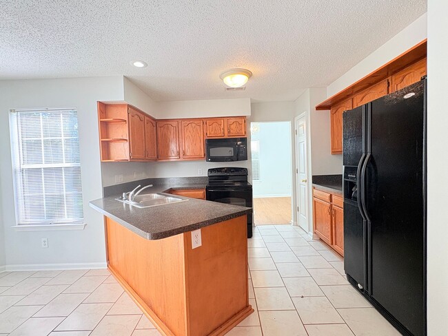 Photo - 110 Amelia Ct