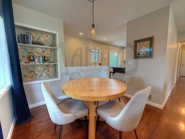 Photo - 1324 E 43rd Ave