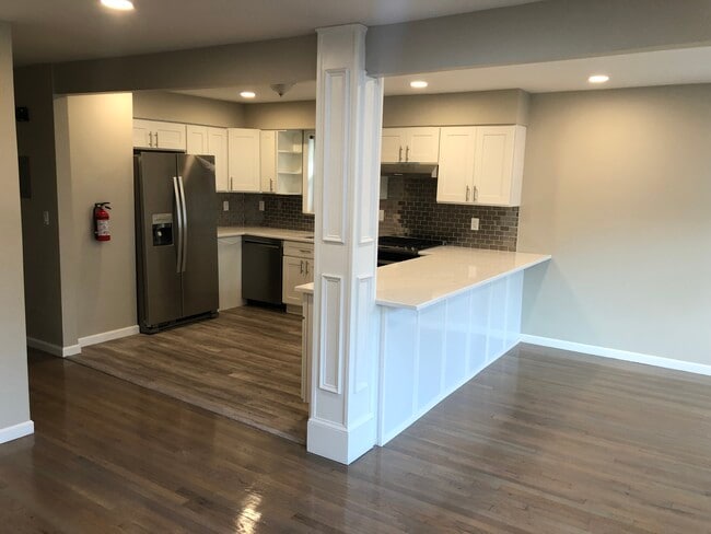 Photo - 227 Tuscan Rd Unidad 2