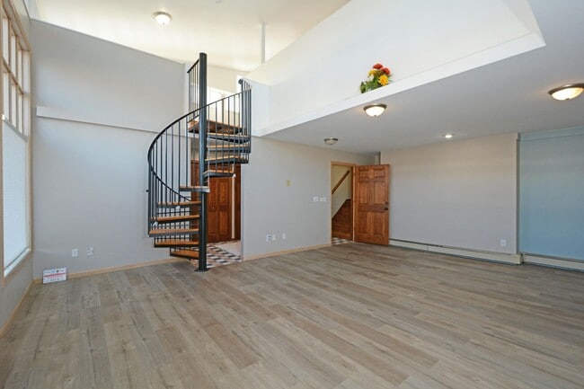 Photo - 814 Grand Ave Unit Commercial Storefront