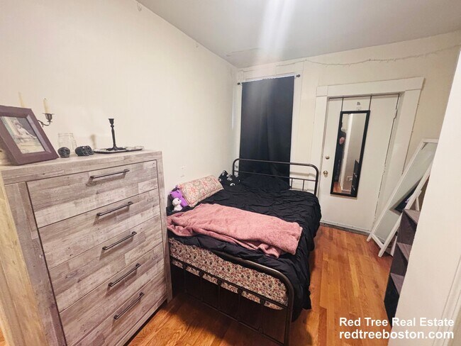 32 Edgerly Rd Unit 1