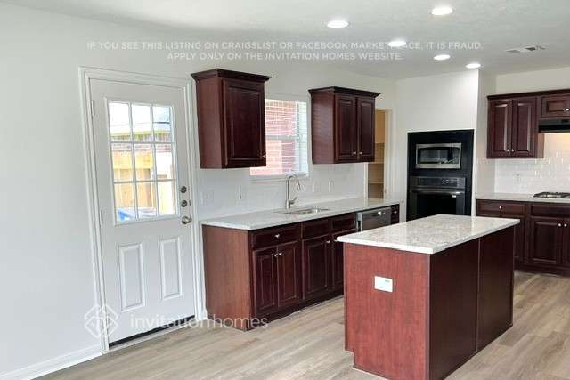 Photo - 383 Hyland Ln