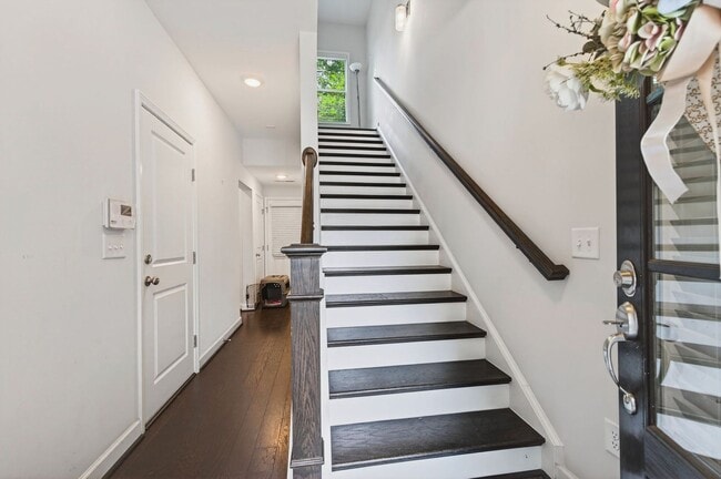 Photo - Stunning & Spacious Downtown Kennesaw Townhome 3 Bed 3.5 Bath w/2 Car Garage!