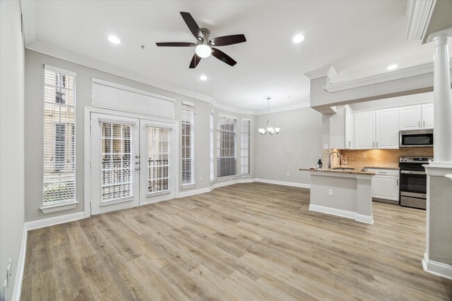 Building Photo - 5353 Memorial Dr Unit 1038 Rental