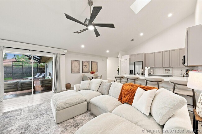 Photo - 1343 Periwinkle Pl