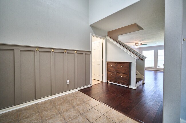 Photo - 4204 Seminole Dr