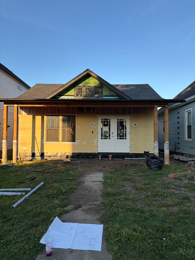 Building Photo - 1816 10th Ave N