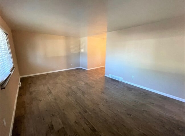 Photo - 9174 Lander St