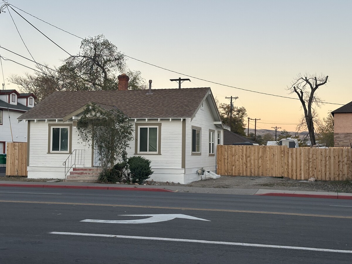 Photo - 314 Rock Blvd