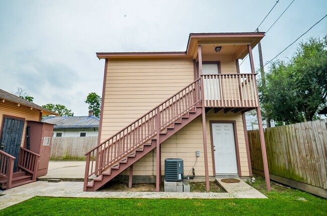 Building Photo - 303 Vincent St Unit A Rental