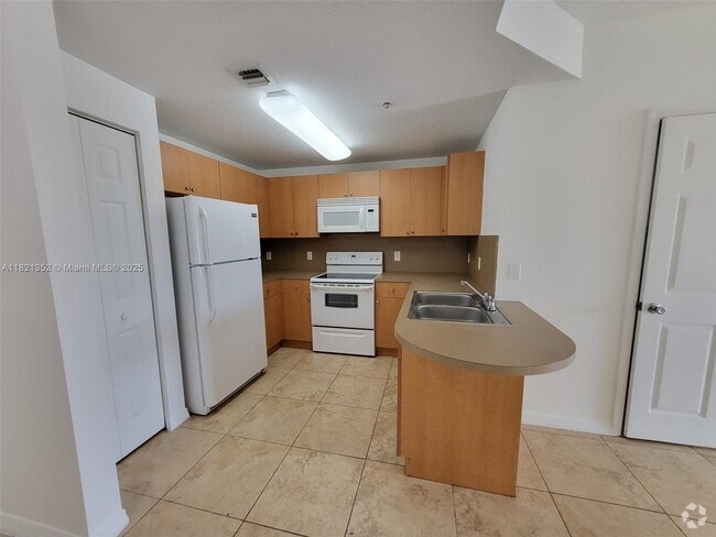 Building Photo - 435 SW 12th Ave Unit 504 Rental