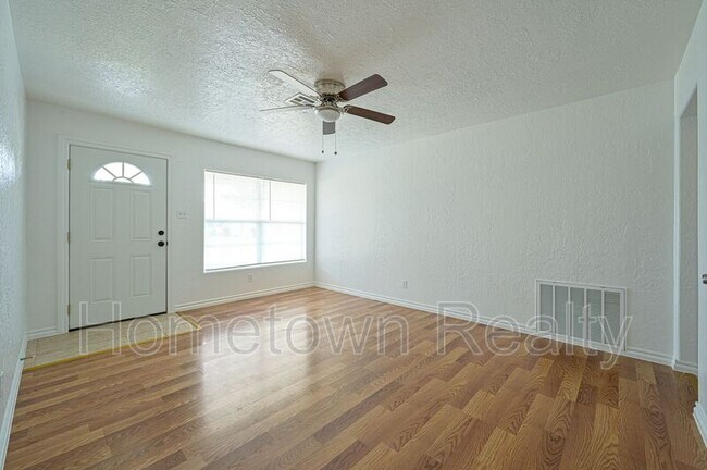 Photo - 1407 NW Logan Ave