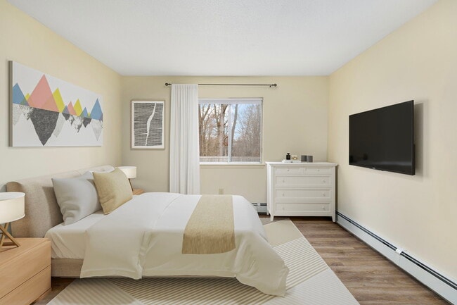 East Bay Apartments