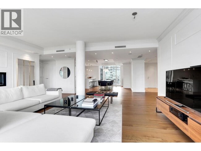 426 Beach Crescent Unit 701