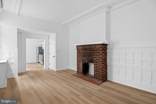 Building Photo - 1225 Spruce St Unit 2R Rental