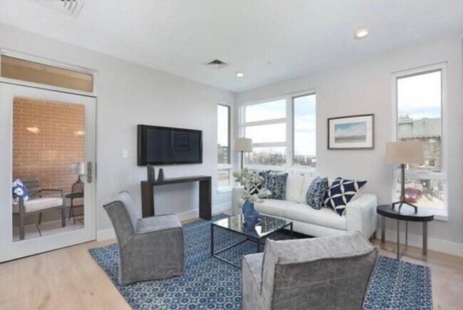 Photo - 1650 Commonwealth Ave Unit 1