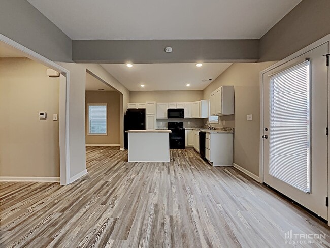 Photo - 1096 Tomahawk Pl