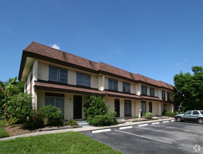 Photo - Fairway Oaks Apartments