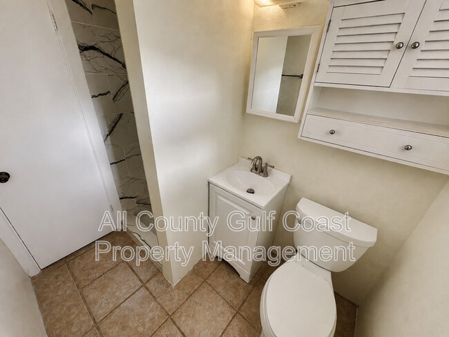 Photo - 832 Pine St