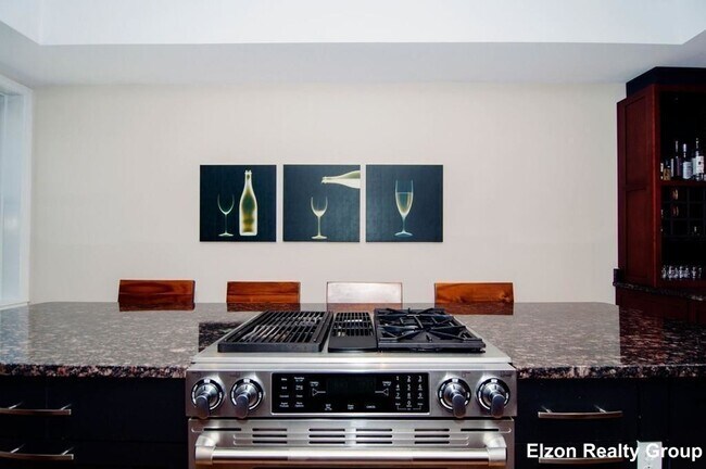 Photo - 2021 Commonwealth Ave Unit A