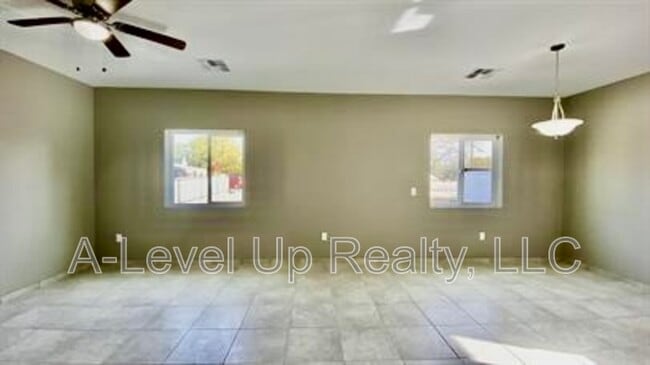 Photo - 1522 E 28th St