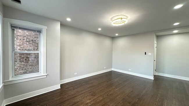 Photo - 5224 N Bernard St Unidad 2