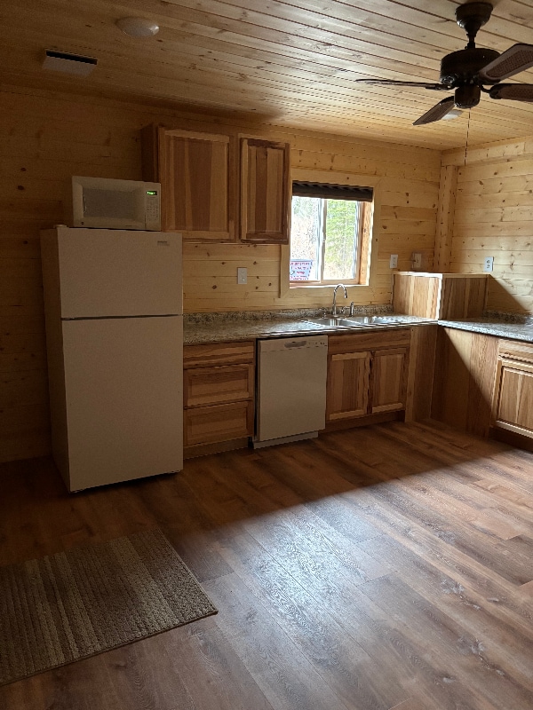 Photo - 49144 Shadura Rd