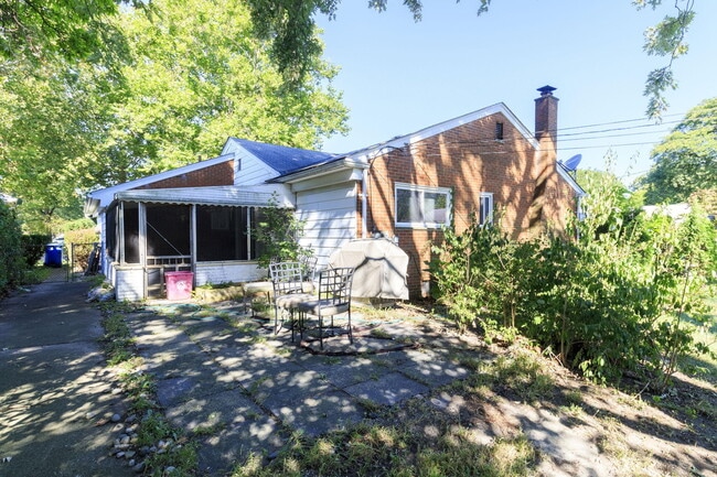 Photo - 28622 Milton Ave