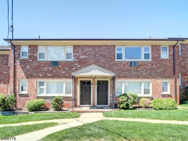 Photo - 365 Bloomfield Ave