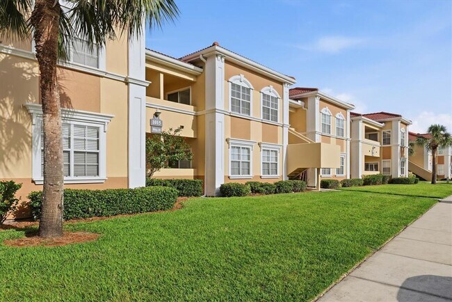 1015 Villagio Cir Unit 202